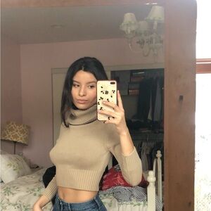 Vintage Forever 21 Women's cropped  turtle Neck Sweater